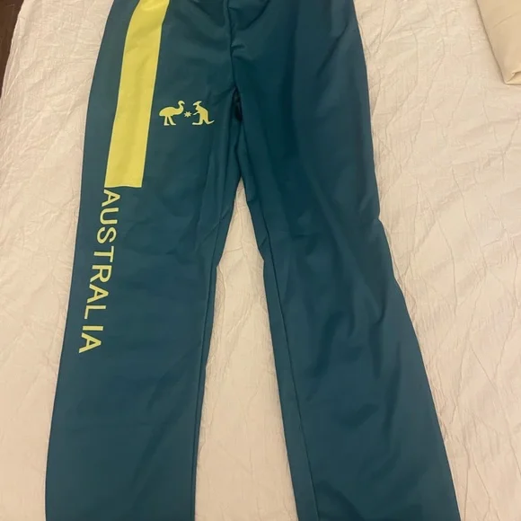 Ray Gun Medium Halloween Costume (Australian breakdancer) - Picture 5 of 6